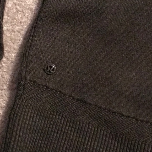 Beautiful Lululemon Green cardigan - Picture 6 of 8
